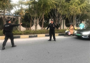 交通事故堵交通，特保積極來(lái)疏通 --惠南市容快速協(xié)助處理交通事故